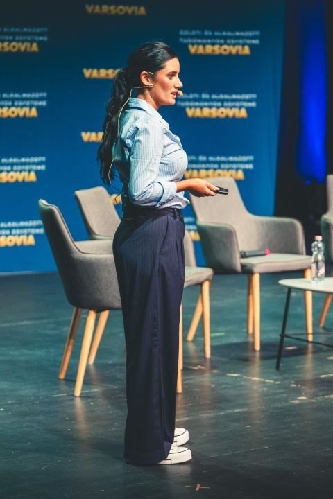 Nagy-Kozma Aletta a Varsovia Egyetem előadásán